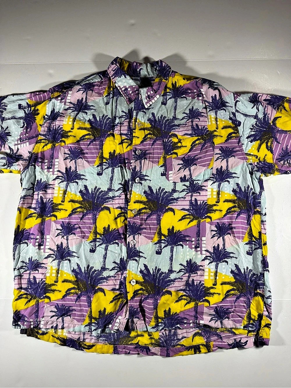 MASSIVE Men's Purple & Yellow Short Sleeve Shirt Size Large